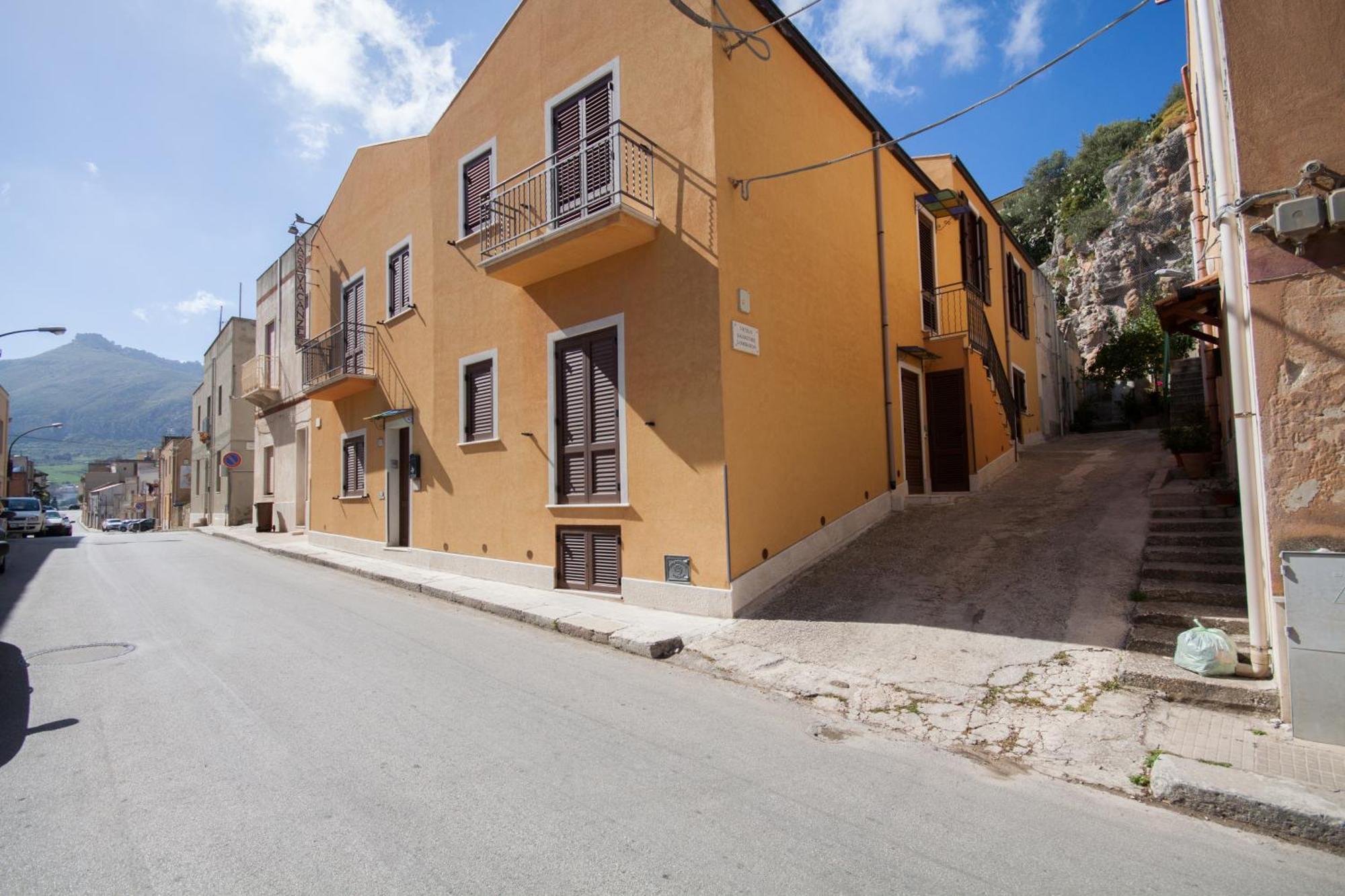 Casa Vacanze S. Marco Valderice Esterno foto