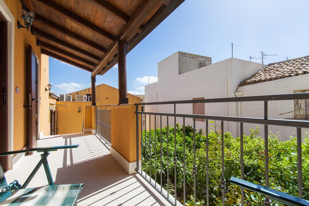 Casa Vacanze S. Marco Valderice Esterno foto