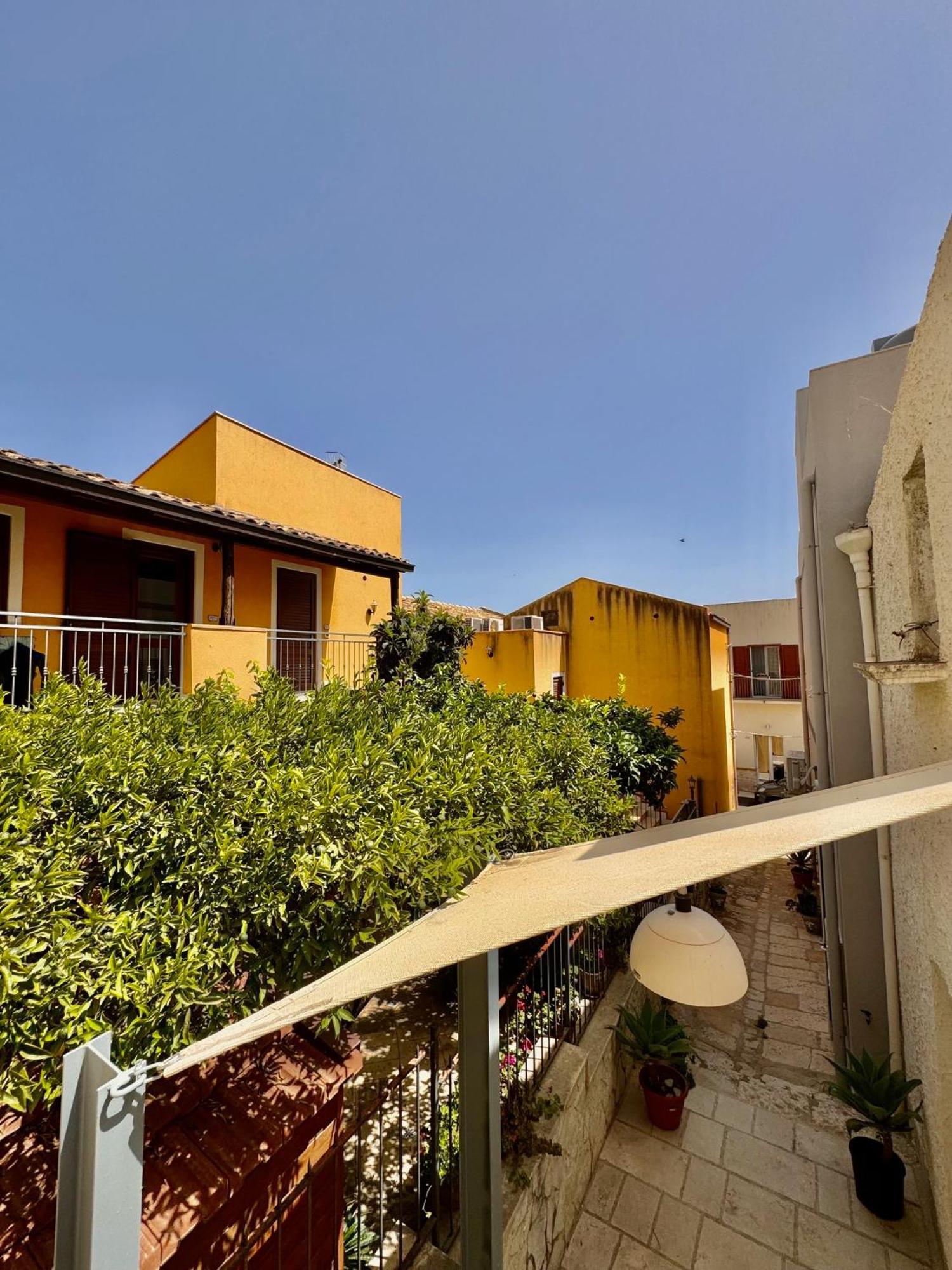 Casa Vacanze S. Marco Valderice Esterno foto