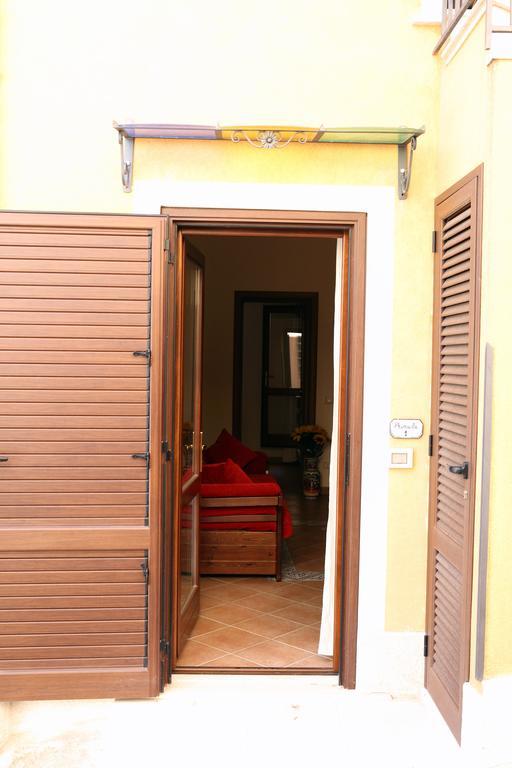 Casa Vacanze S. Marco Valderice Esterno foto